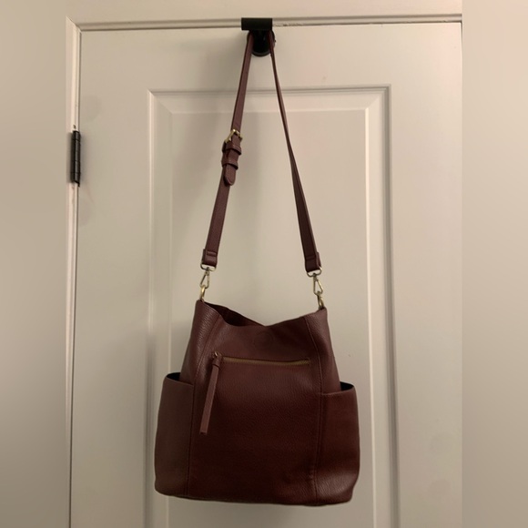 no brand Handbags - Vintage Crossbody purse reddish burgundy Color no brands